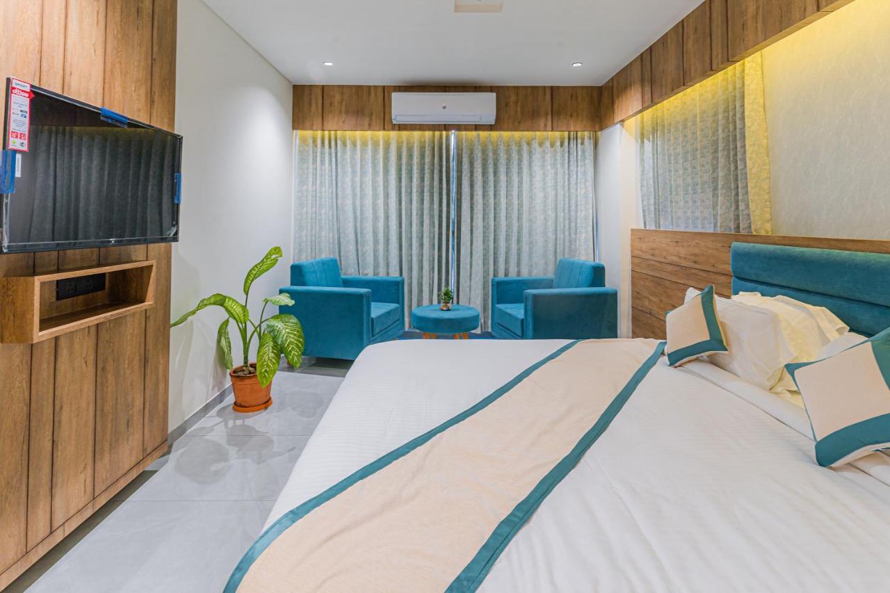 Hotel The Grand Heaven Gandhinagar Exterior photo